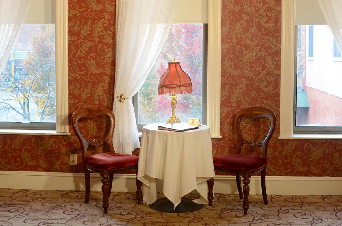 Parlor Suite at Water Street Inn