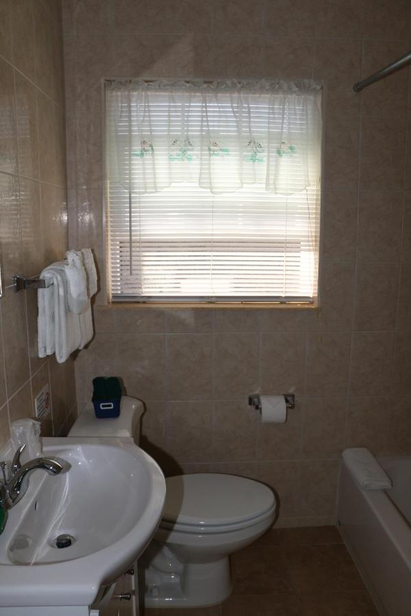 One-Bedroom Apartment at Breakaway Inn