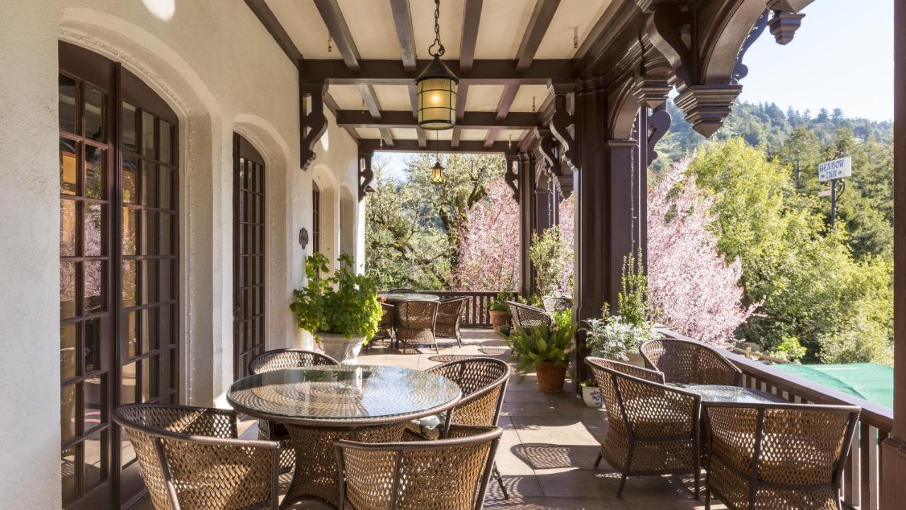Terrace King Room at Benbow Historic Inn