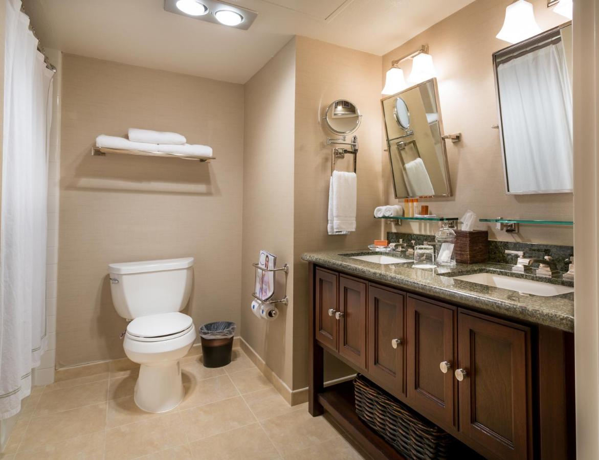 Deluxe King Suite at Cupertino Hotel