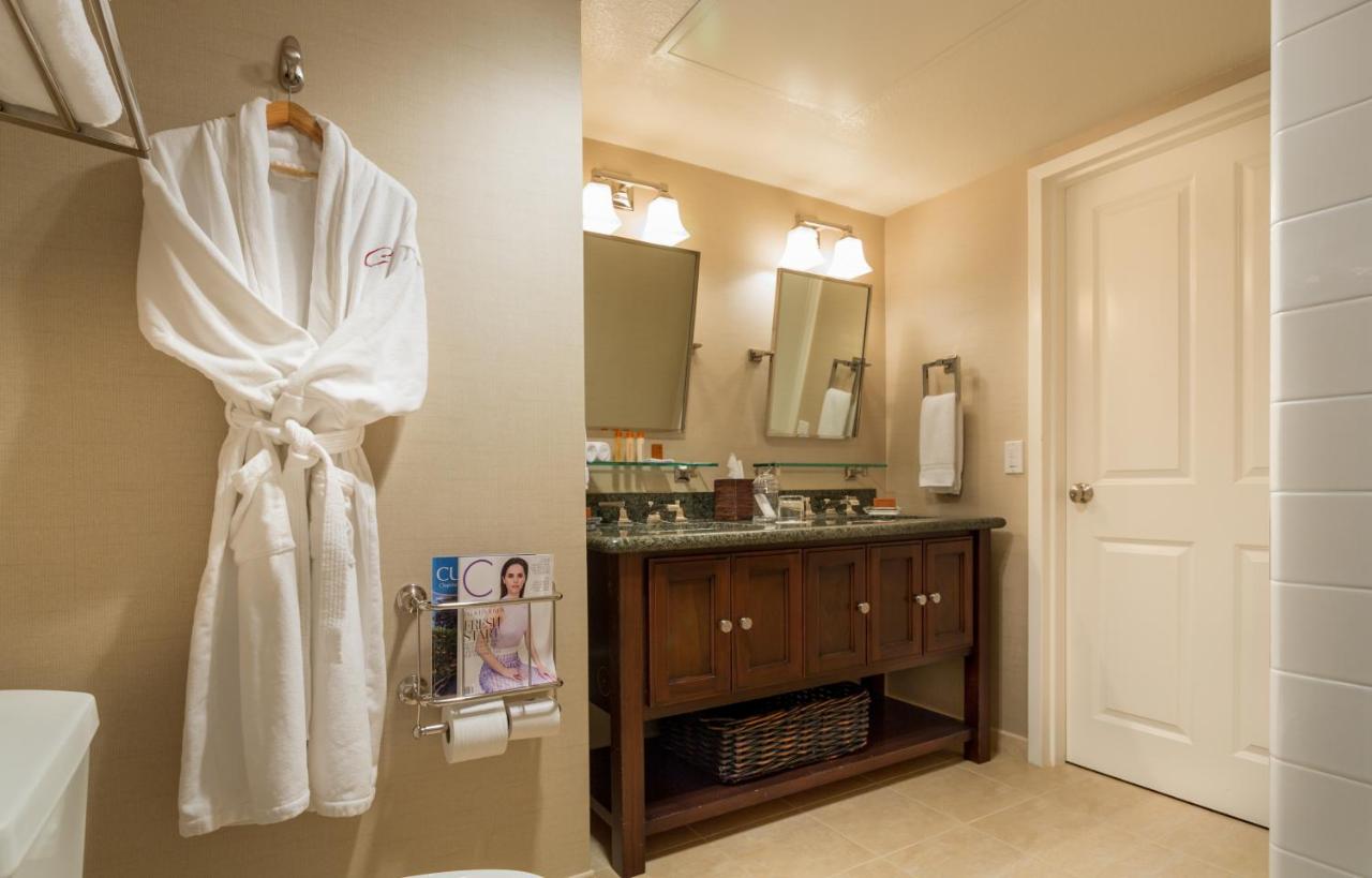 Deluxe King Suite at Cupertino Hotel