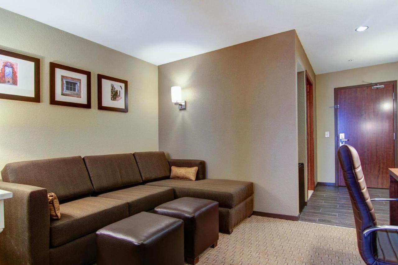 King Suite at Comfort Suites Carlsbad