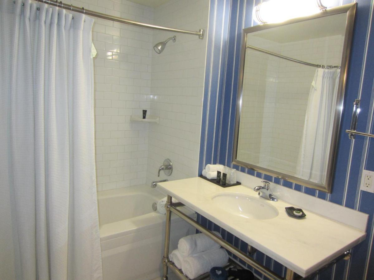 King Room at University Plaza Waterfront Hotel
