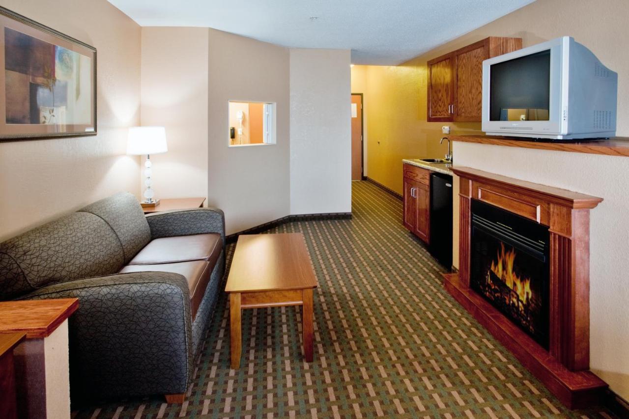 Standard Room at Holiday Inn Express Hotel & Suites Suffolk by IHG