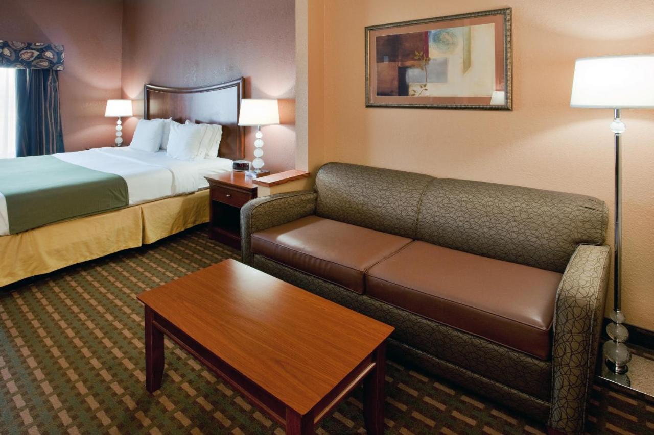 King Suite with Sofa Bed at Holiday Inn Express Hotel & Suites Suffolk by IHG