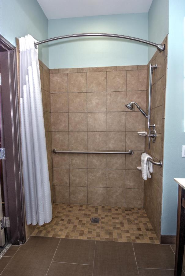 Queen Room with Two Queen Beds - Hearing Accessible at Holiday Inn Express & Suites Austin South by IHG