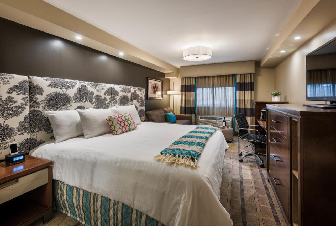 Deluxe King Room at The Kenilworth