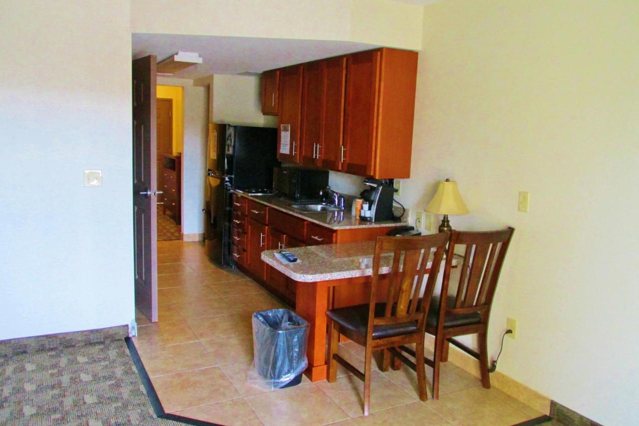 Double Suite with View at Crystal Springs Inn and Suites