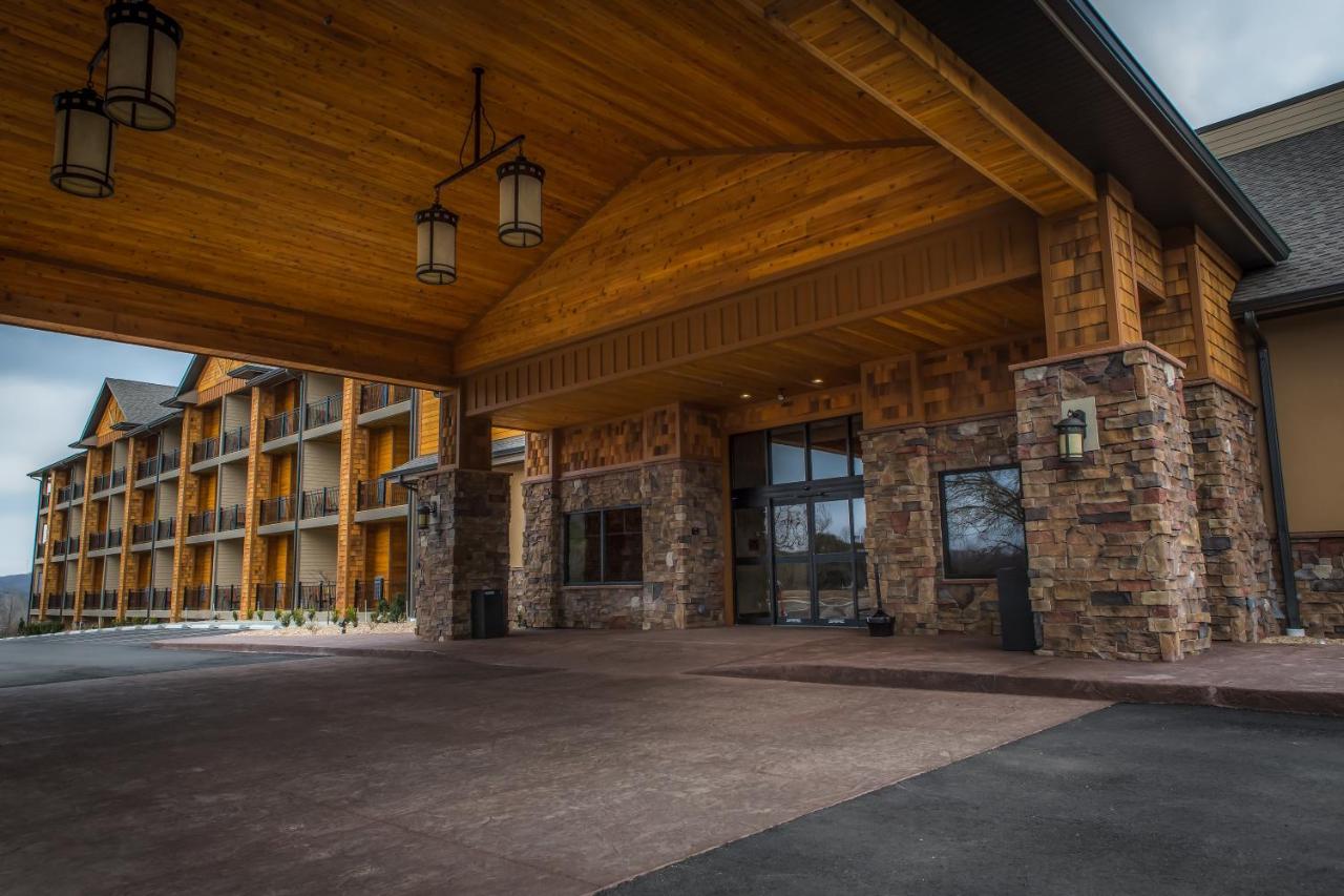 King Room with Balcony at The Lodge at Old Kinderhook Golf Resort