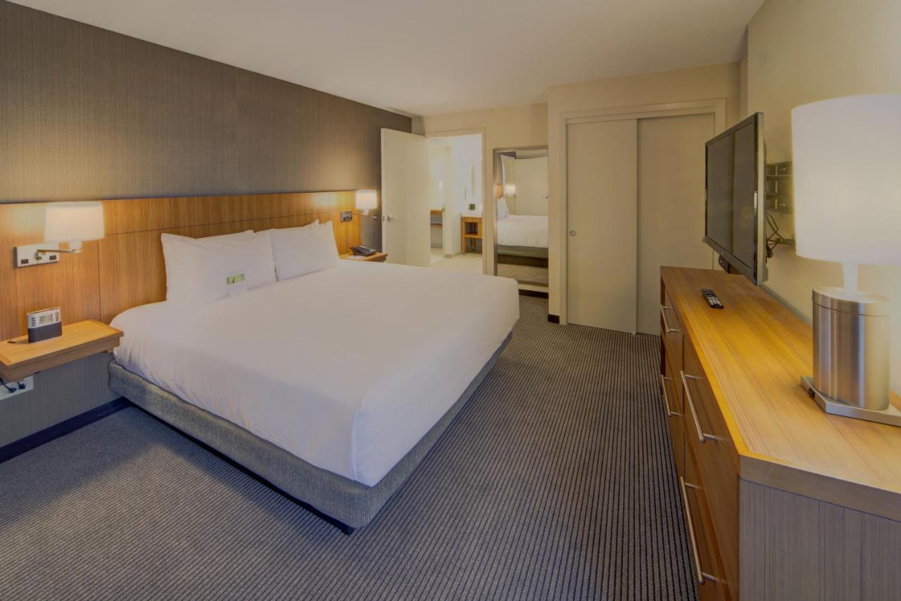 King Room with Shower - Disability Access at Hyatt Place Pensacola Airport