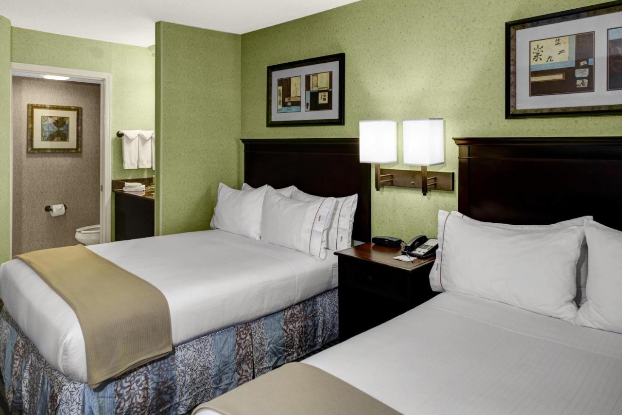 Double Room with Two Double Beds - Hearing Accessible at Holiday Inn Express & Suites Atlanta Buckhead by IHG