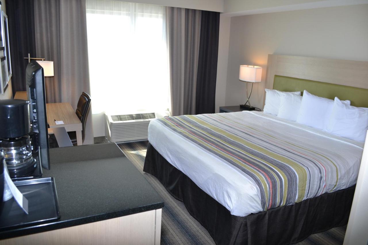 King Studio - Non-Smoking at Country Inn & Suites by Radisson Roseville - St. Paul