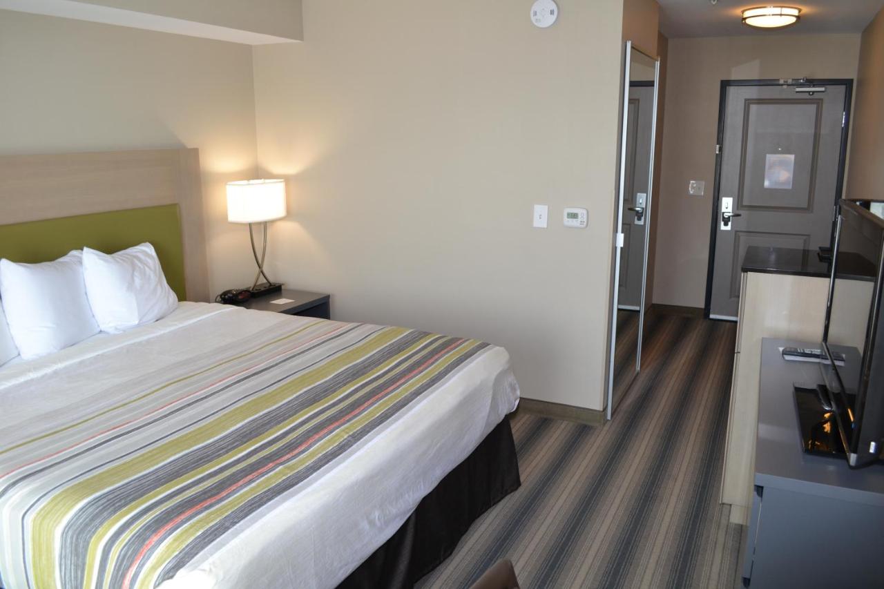 King Room - Non-Smoking at Country Inn & Suites by Radisson Roseville - St. Paul