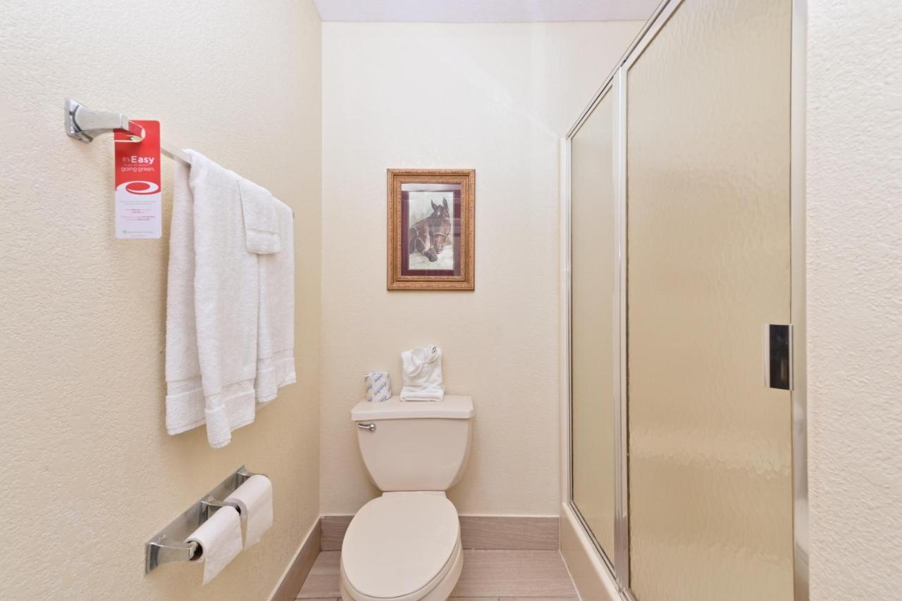 Double Room with Two Double Beds - Smoking at Econo Lodge Inn & Suites Shelbyville