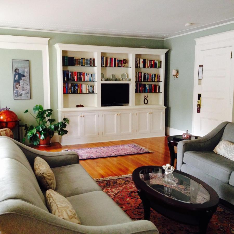 Suite at Gateways Inn & Restaurant