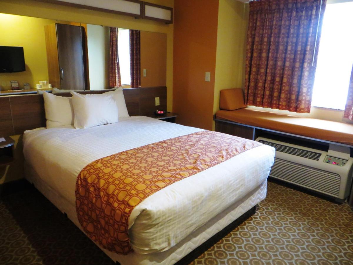Queen Room - Non-Smoking at SureStay by Best Western South Bend