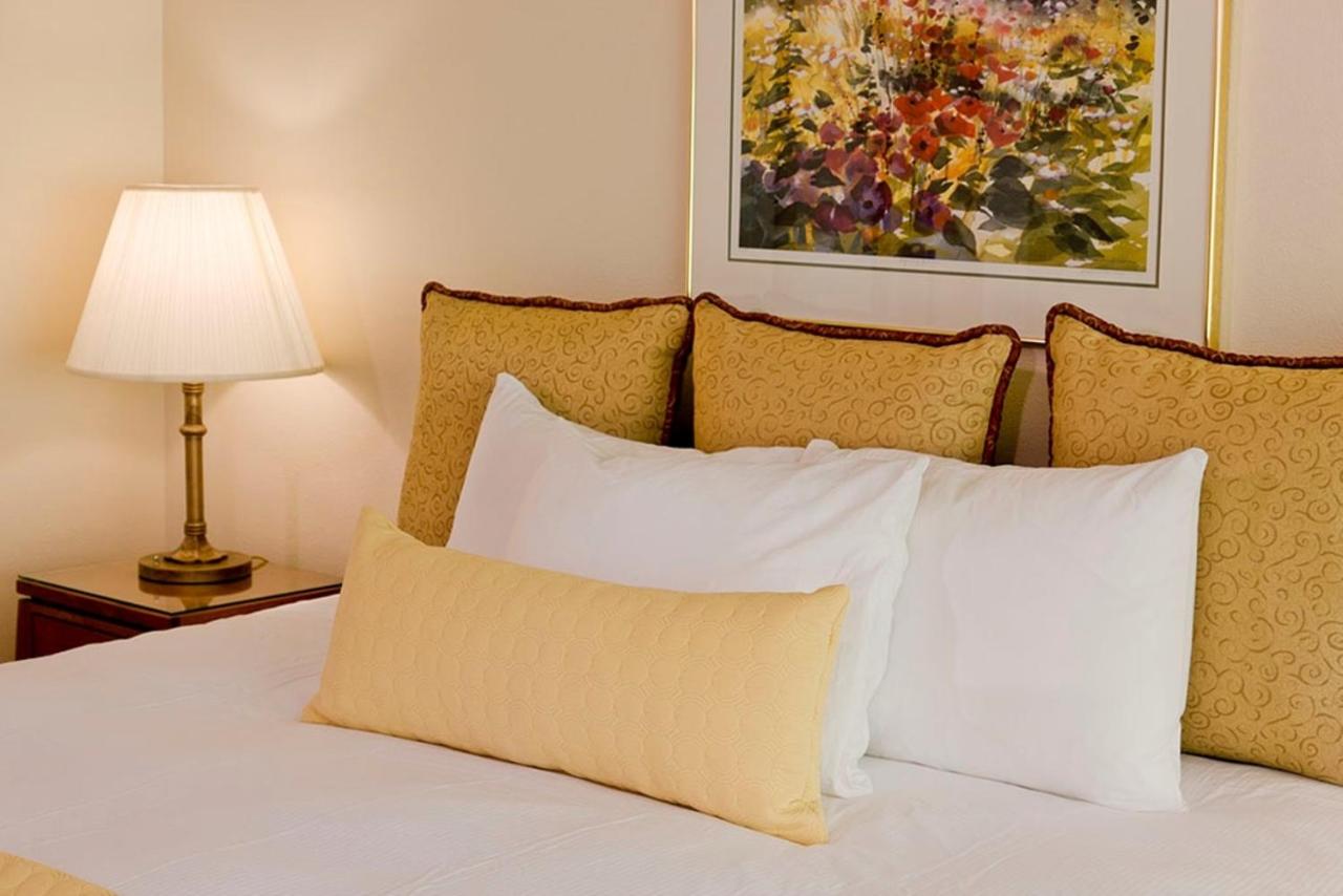 | Anchorage Grand Hotel