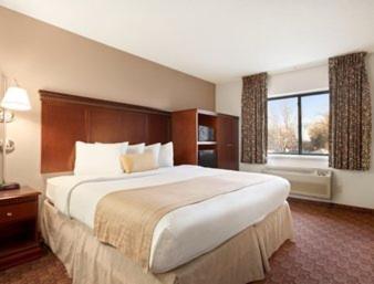 King Room - Non-Smoking at Baymont by Wyndham Sioux Falls