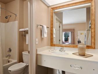 King Studio Suite - Non-Smoking at Baymont by Wyndham Crestview