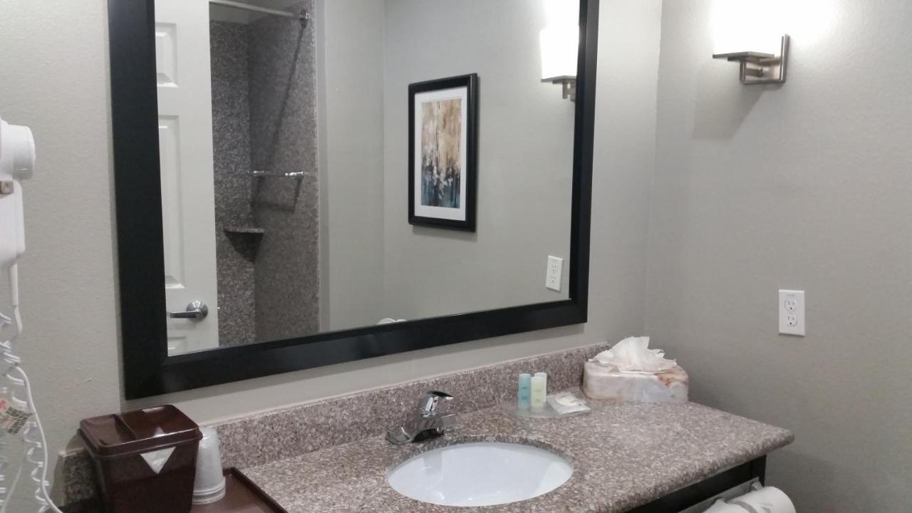 King Suite - Disability Access/Non-Smoking at Comfort Suites at Katy Mills