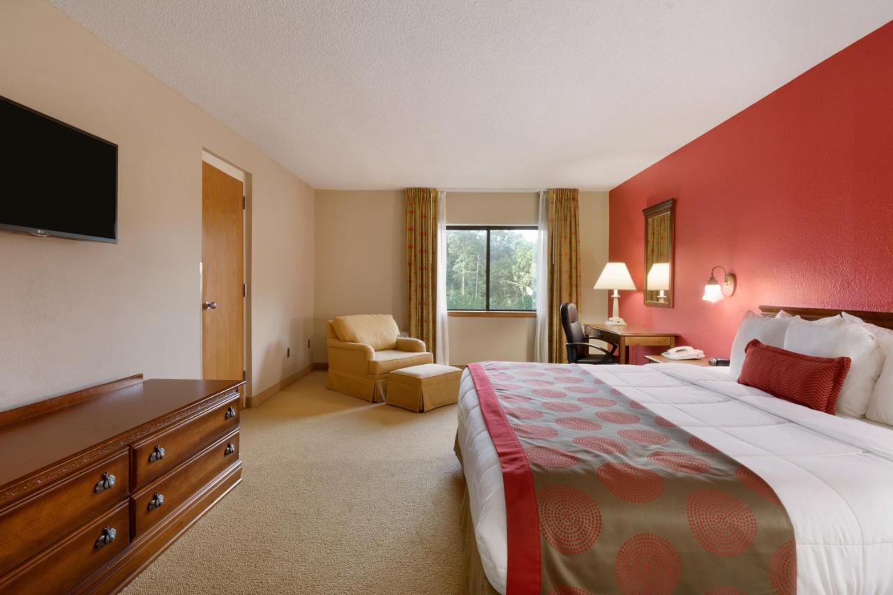 Deluxe King Suite at Ramada by Wyndham Raleigh