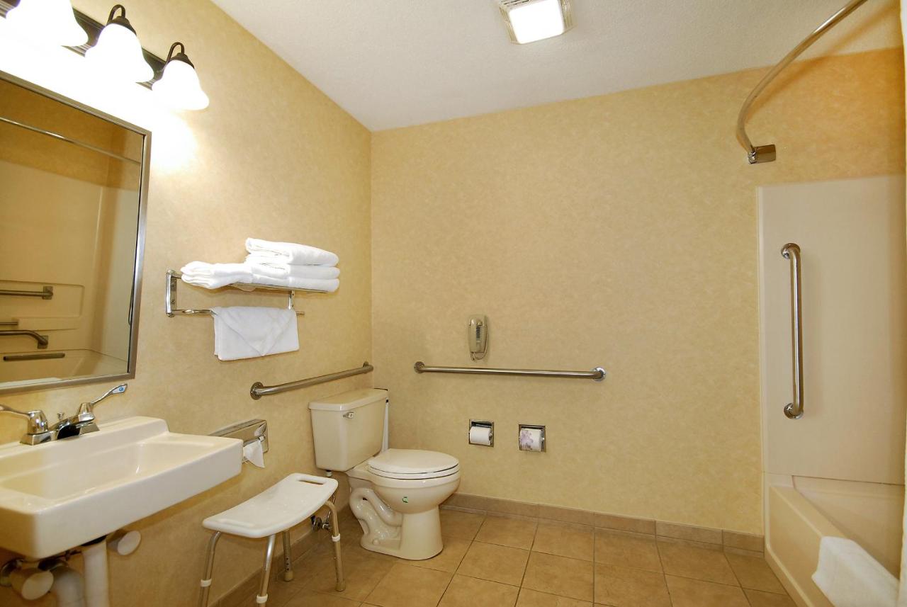 Queen Room - Disability Access at Comfort Inn Green River National Park Area