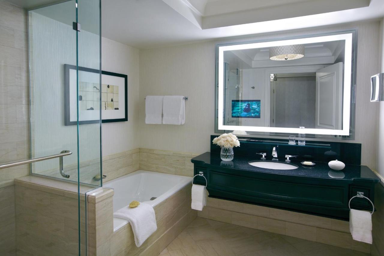 Premier Panoramic Suite at Four Seasons Hotel Las Vegas