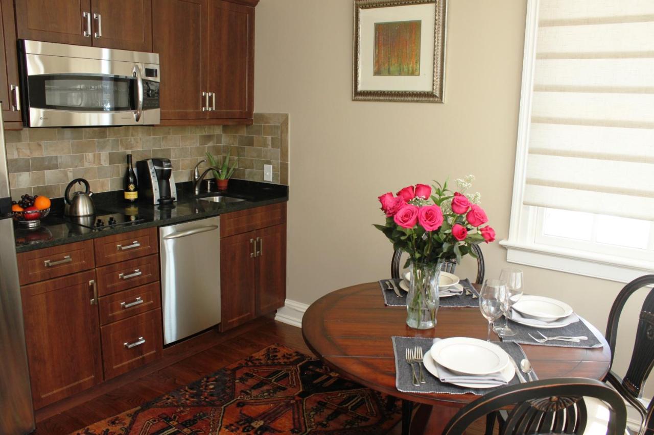 Standard Apartment with Two Double Beds at Guesthouse at Norwalk Inn