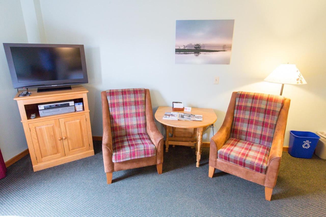 Superior Queen Room with Two Queen Beds at Sugarloaf Mountain Hotel