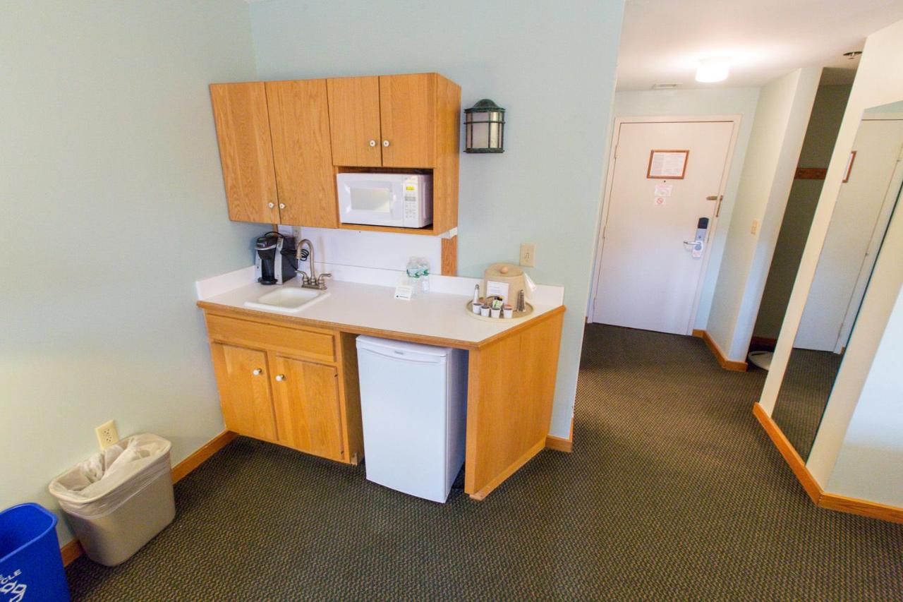 Superior Queen Room with Two Queen Beds at Sugarloaf Mountain Hotel