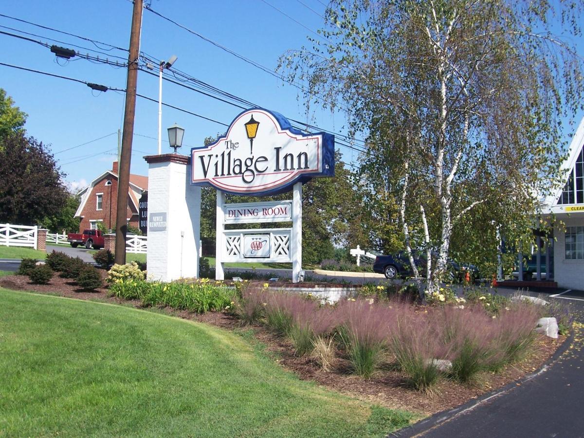 Queen Room at The Village Inn Harrisonburg