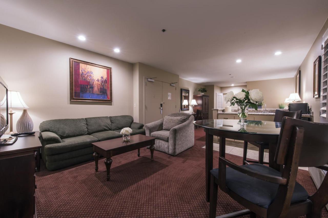 King Suite at Grand Vista Hotel