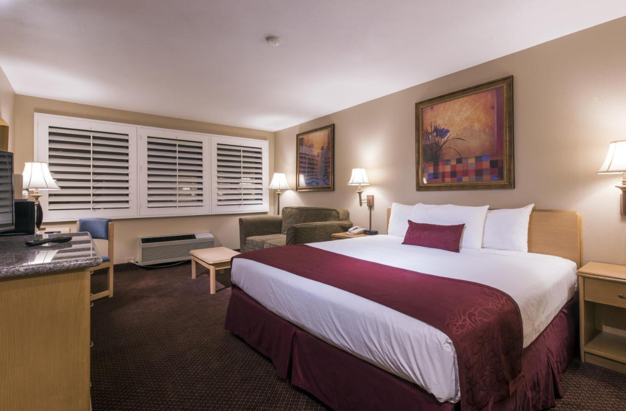 King Suite at Grand Vista Hotel