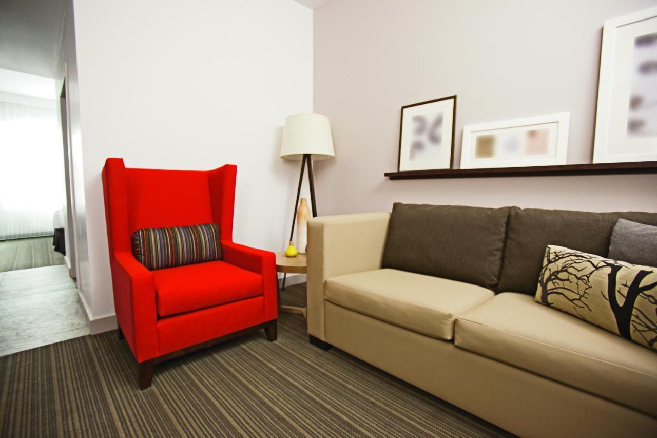 One-Bedroom King Suite at Country Inn & Suites by Radisson, Bloomington at Mall of America, MN
