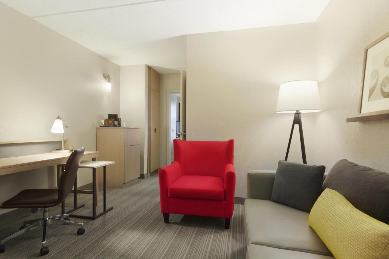 One-Bedroom King Suite at Country Inn & Suites by Radisson, Bloomington at Mall of America, MN