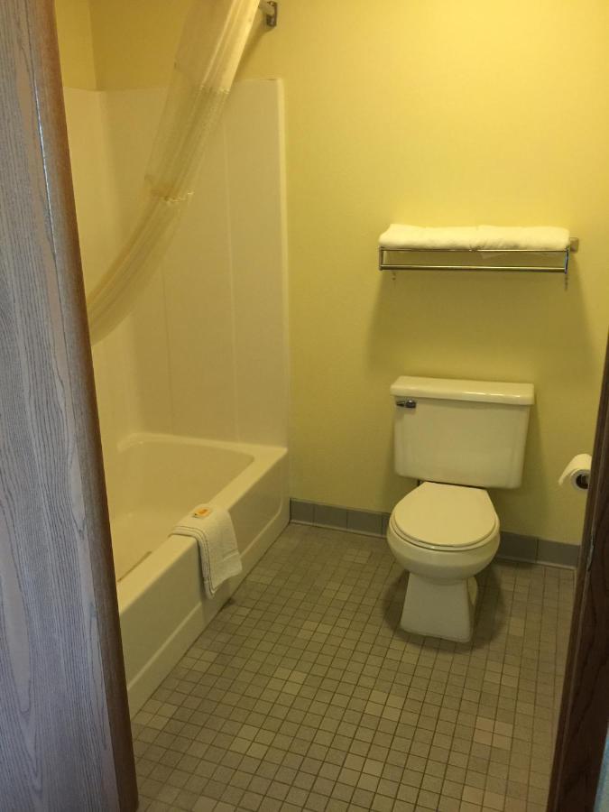 King Room - Non-Smoking at Days Inn by Wyndham Cameron