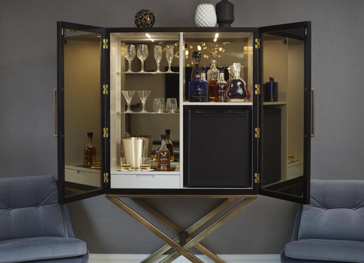 Metropolitan Suite One Bedroom at Hotel 850 SVB, a Member of Design Hotels