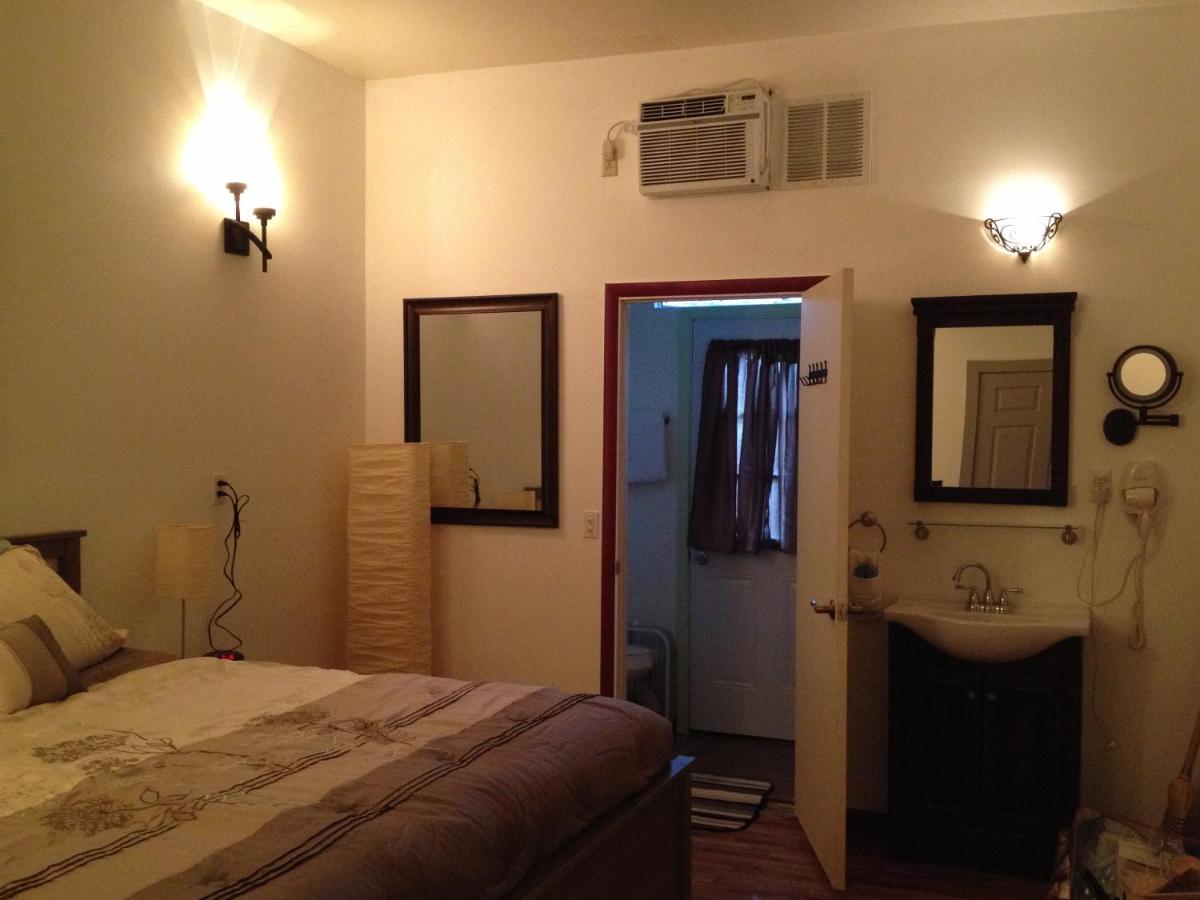 Deluxe King Room at The Historic Grand Canyon Hotel