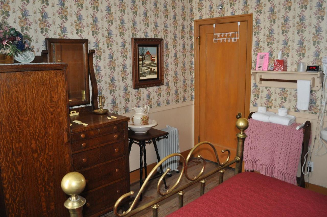 Standard Room with Full Bed - Shared Bathroom at The Historic Grand Canyon Hotel