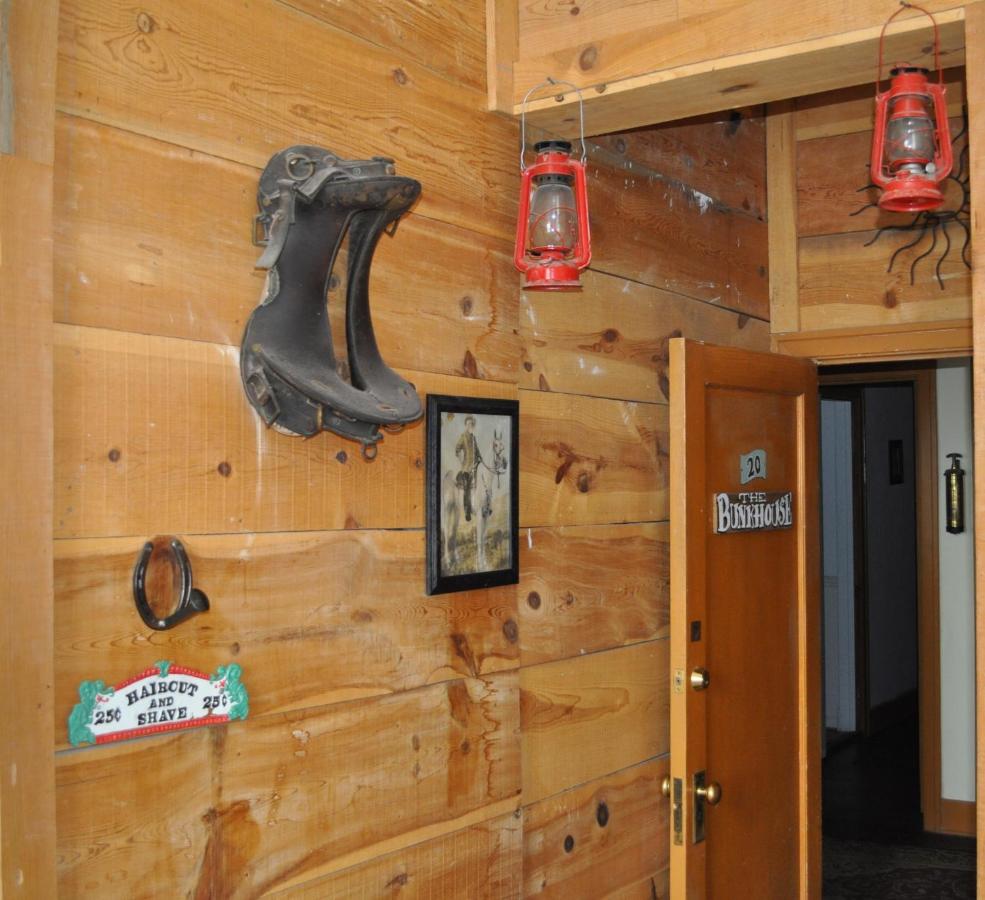 Standard Twin Room with Shared Bathroom at The Historic Grand Canyon Hotel