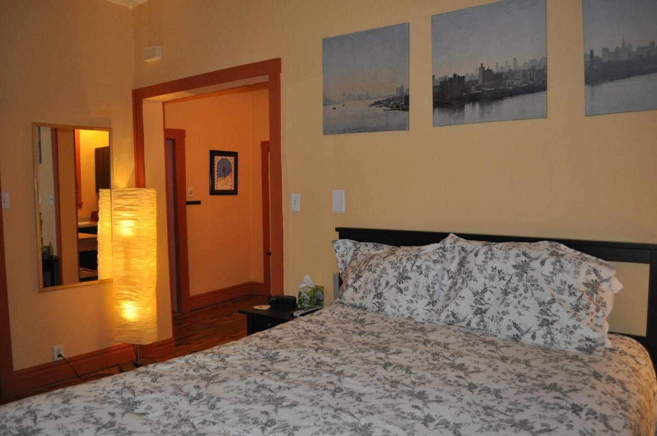 Queen Suite at The Historic Grand Canyon Hotel