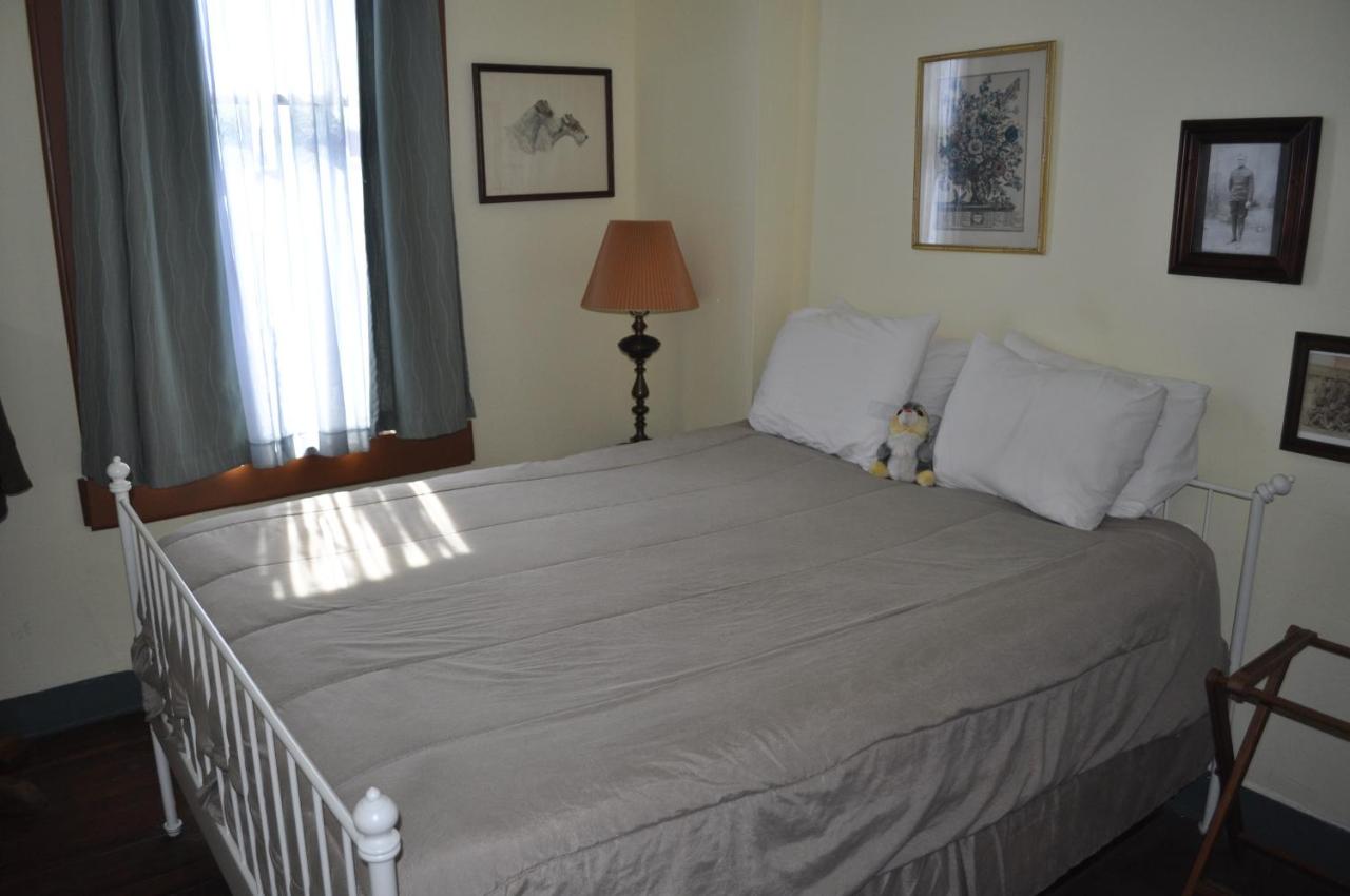 Queen Room at The Historic Grand Canyon Hotel