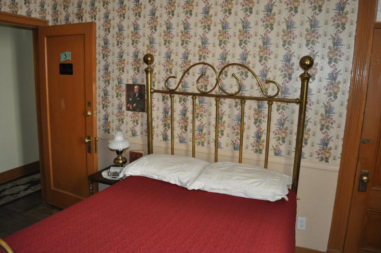 Standard Room with Full Bed - Shared Bathroom at The Historic Grand Canyon Hotel