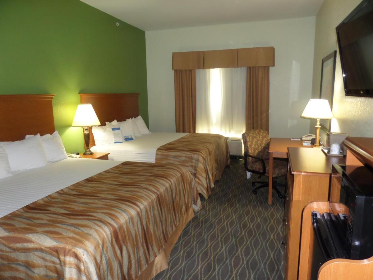 Two King Beds - Mobility/Hearing Accessible with Roll-In Shower - Non-Smoking at Baymont by Wyndham Pearsall