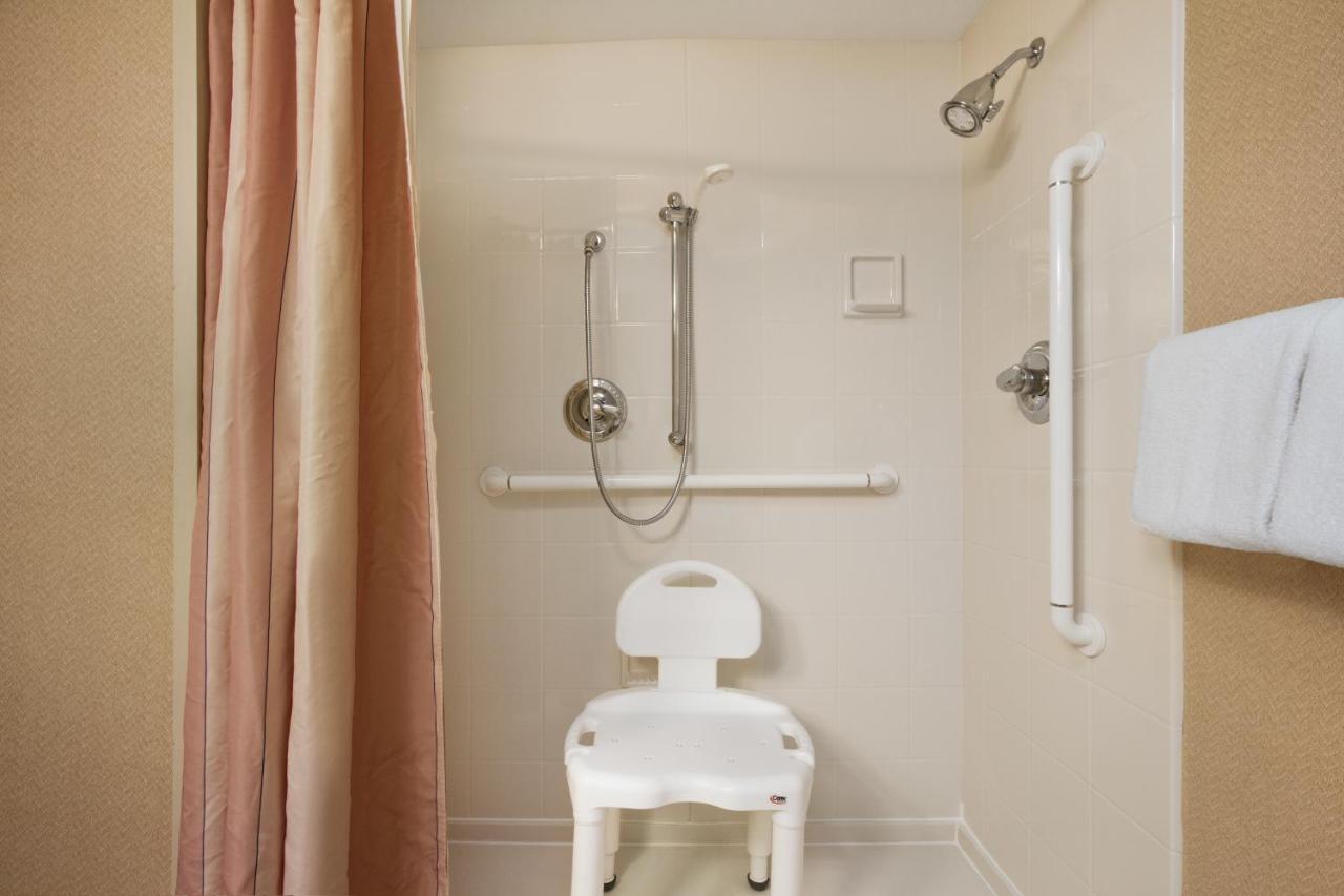 Queen Room with Two Queen Beds - Disability Access/Non-Smoking at Baymont by Wyndham Columbia Northwest