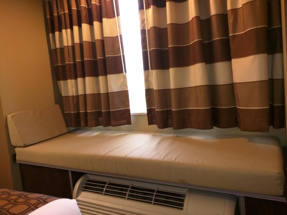 Queen Room - Non-Smoking at Microtel Inn & Suites by Wyndham Minot