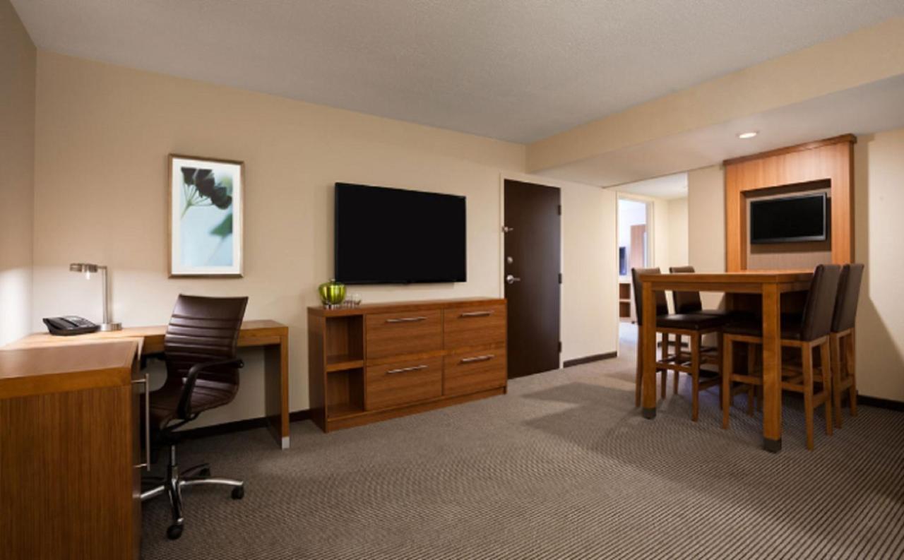One-Bedroom Queen Suite at Hyatt Place Minneapolis Downtown