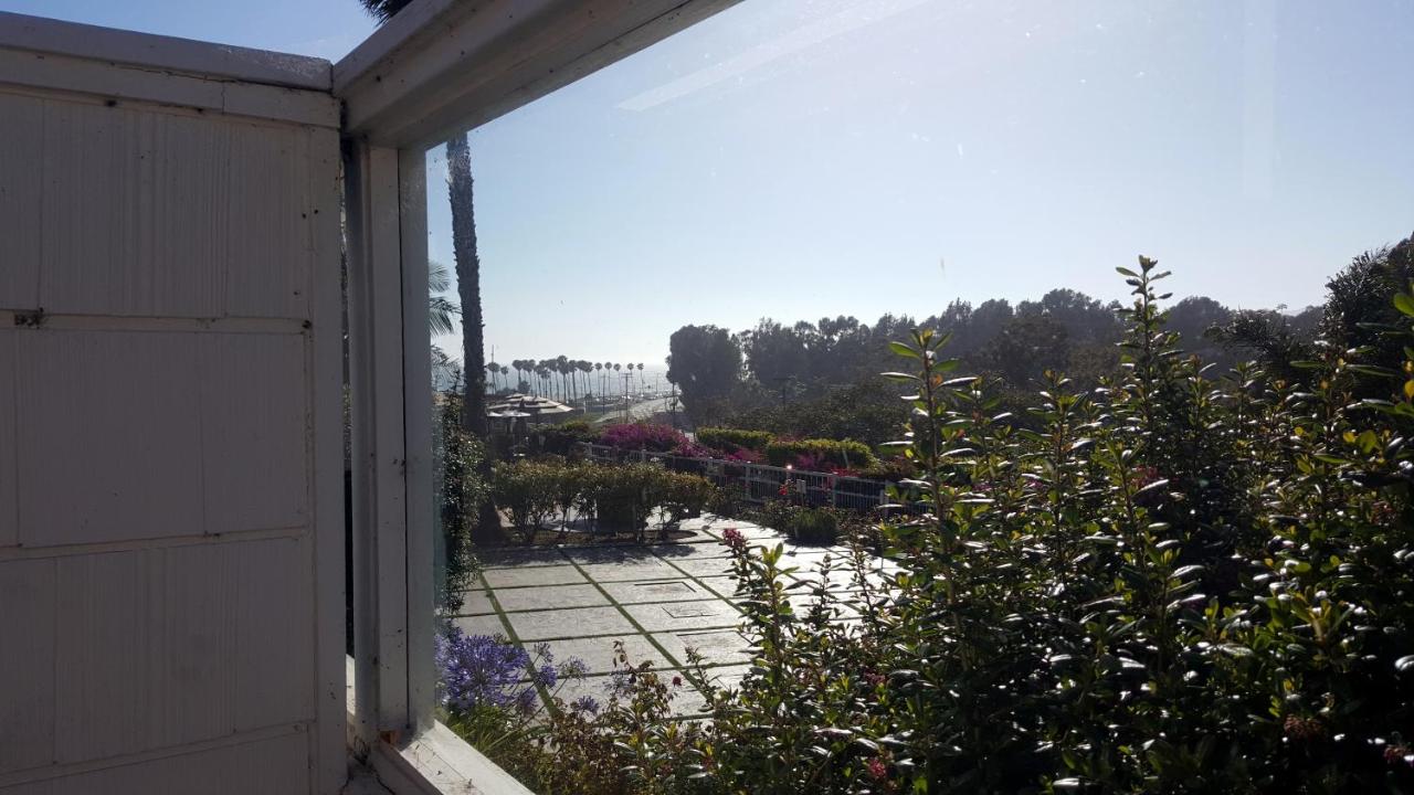 King Room with Balcony at Malibu Country Inn