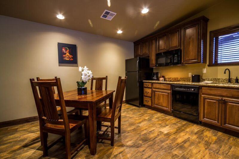 Classic Suite at Cable Mountain Lodge