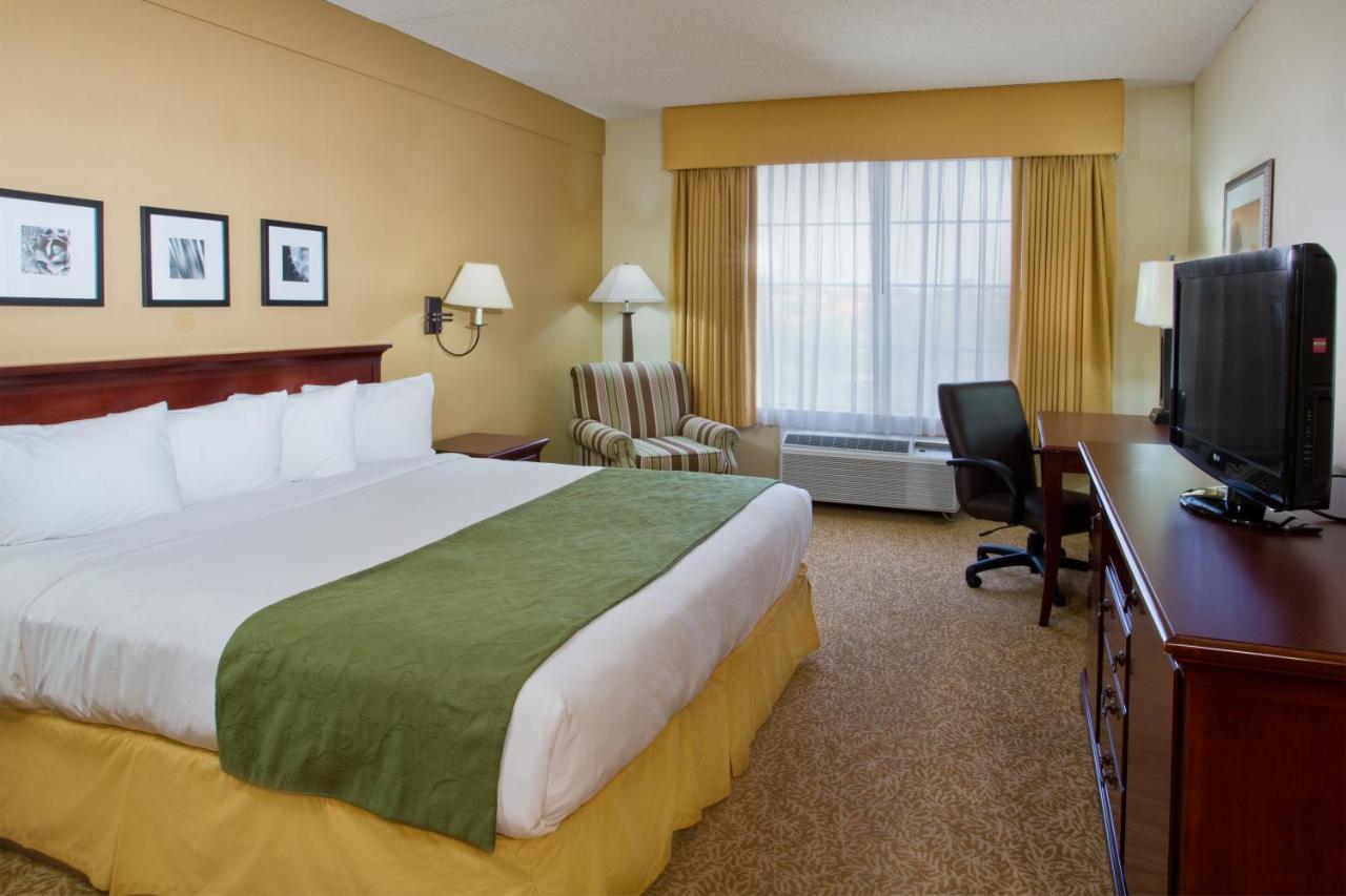 King Room - Disability Access at Country Inn & Suites by Radisson, Mesa, AZ